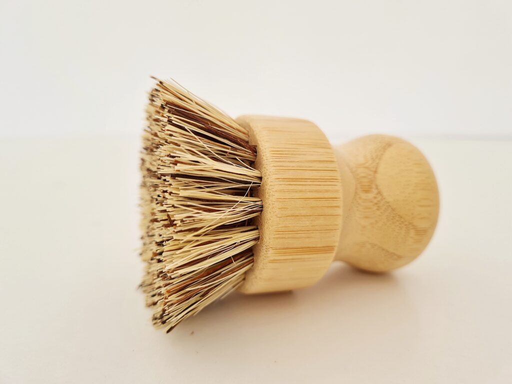 Natural Life Bamboo Scrubbing Brush with Palm Fibre Bristles